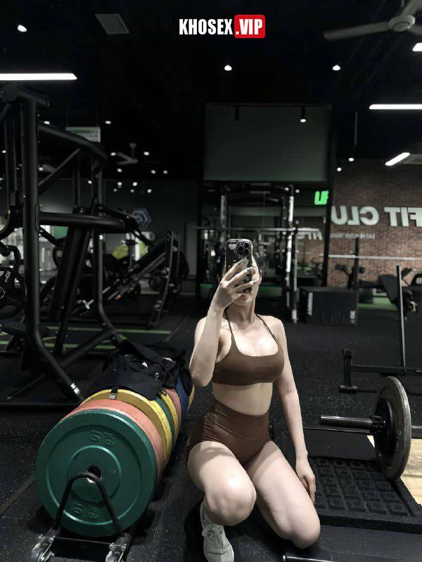 Em gymer Bùi Thu Hằng lộ clip sex địt nhau với người yêu trong khách sạn 10 Em gymer Bùi Thu Hằng lộ clip sex địt nhau với người yêu trong khách sạn - Hình 03