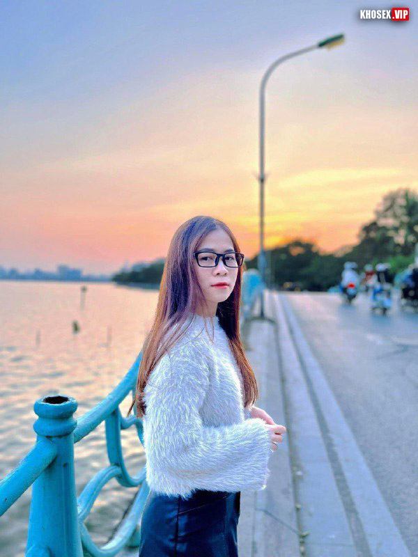 Chơi public dừng xe giữa đường doggy em bên xe ôtô (Full Clip + Pic) 14 Chơi public dừng xe giữa đường doggy em bên xe ôtô (Full Clip + Pic) - Hình 04
