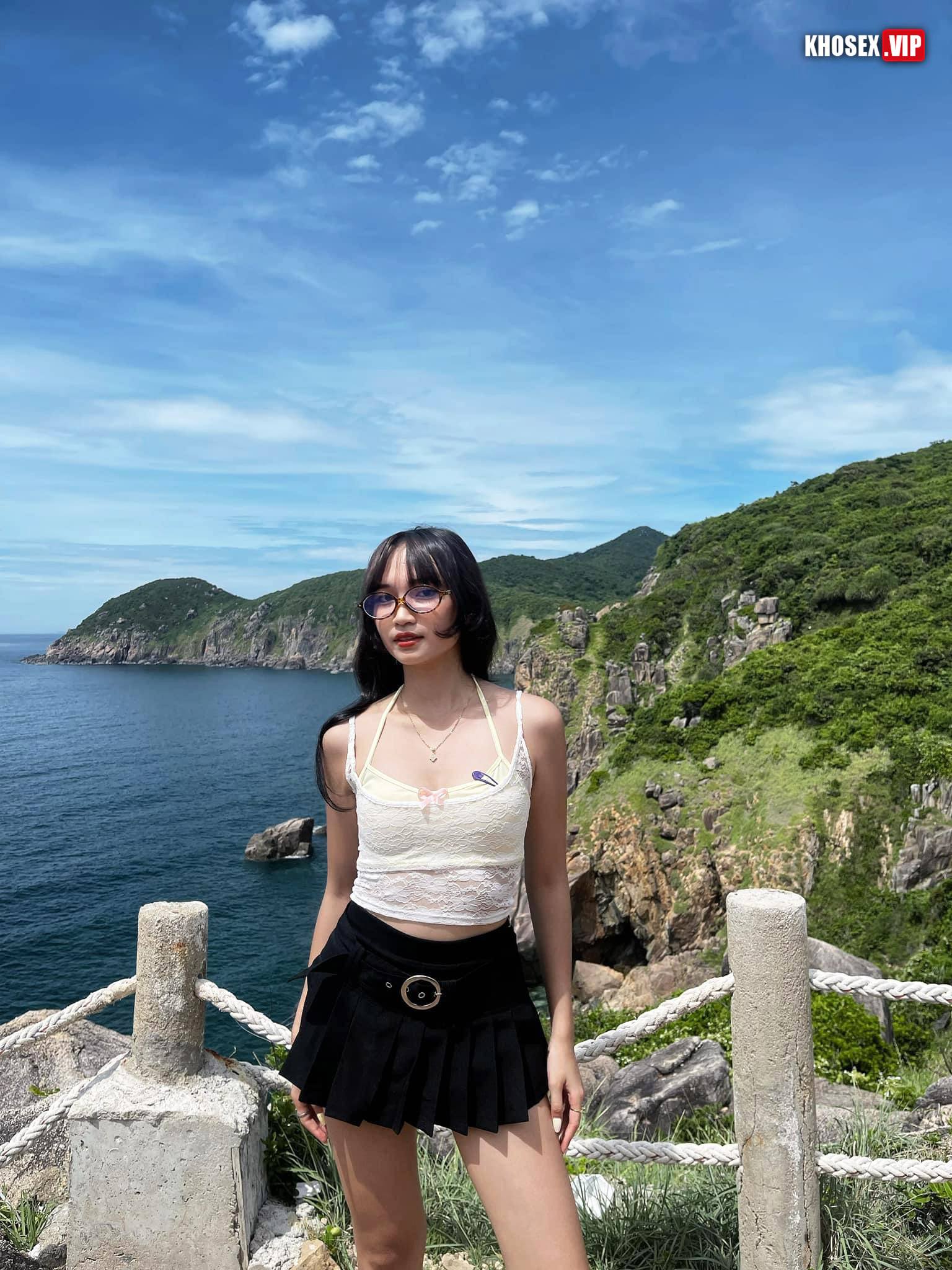 Trọn Bộ lộ clip sex Đặng Thị Băng Tâm 2k2 gái xinh đại học thương mại khẩu dâm cực nứng (Full Clip + Pic) - Hình 09