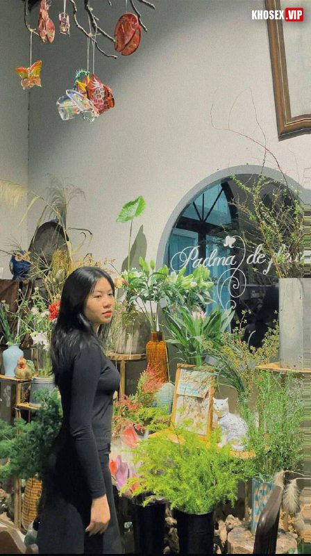Banh lồn cho anh sục rồi mới đè em ra chịch (Full Clip + Pic) - Hình 02