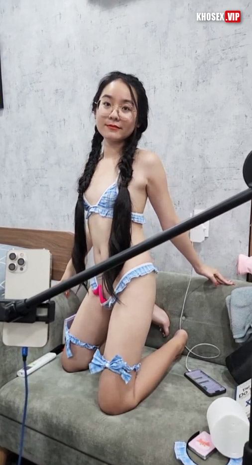 Lộ clip sex Em kính cận mông to máy chịch cực dâm đãng (Full Clip + Pic) - Phần 1 26 Lộ clip sex Em kính cận mông to máy chịch cực dâm đãng (Full Clip + Pic) - Phần 1 - Hình 10